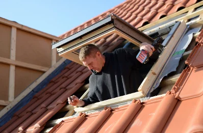 Pose de fenêtres de toit Velux à Durdat-Larequille